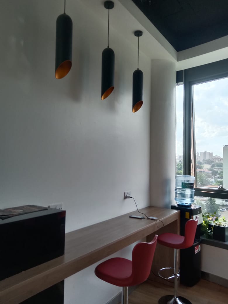 Clean office space 2