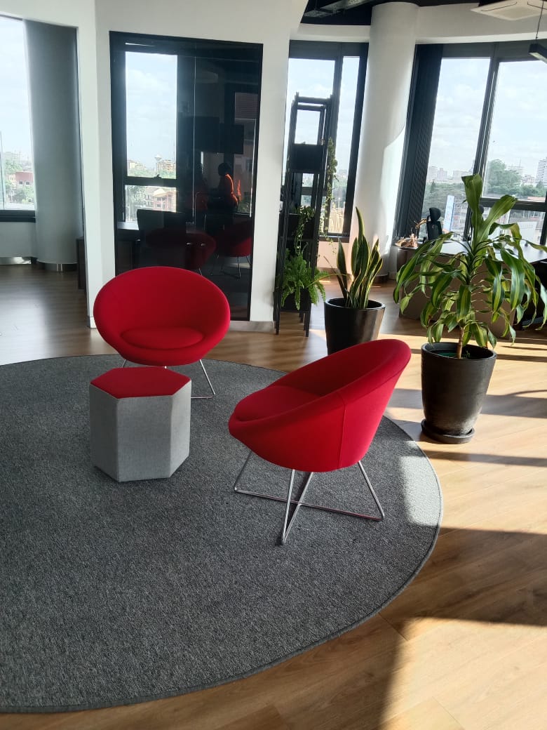 Clean office space 4