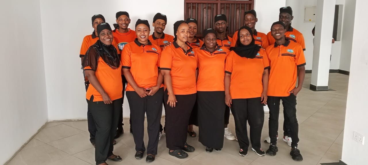 LELEQ cleaning team members